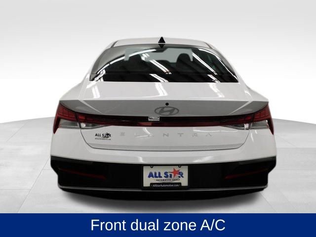 Certified 2025 Hyundai Elantra SEL image 9