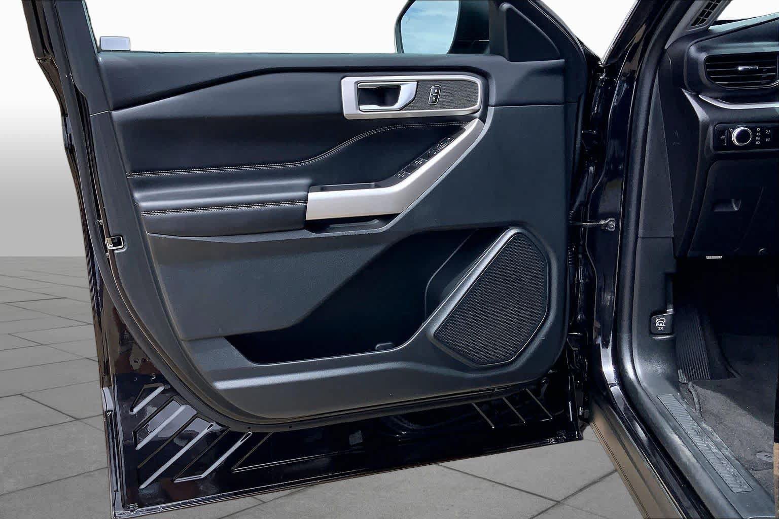 Certified 2023 Ford Explorer XLT RWD image 22