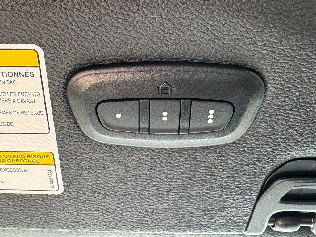 Used 2020 Jeep Wrangler Unlimited Sahara image 39