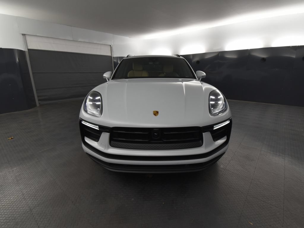 Used 2026 Porsche Macan AWD/4WD image 10