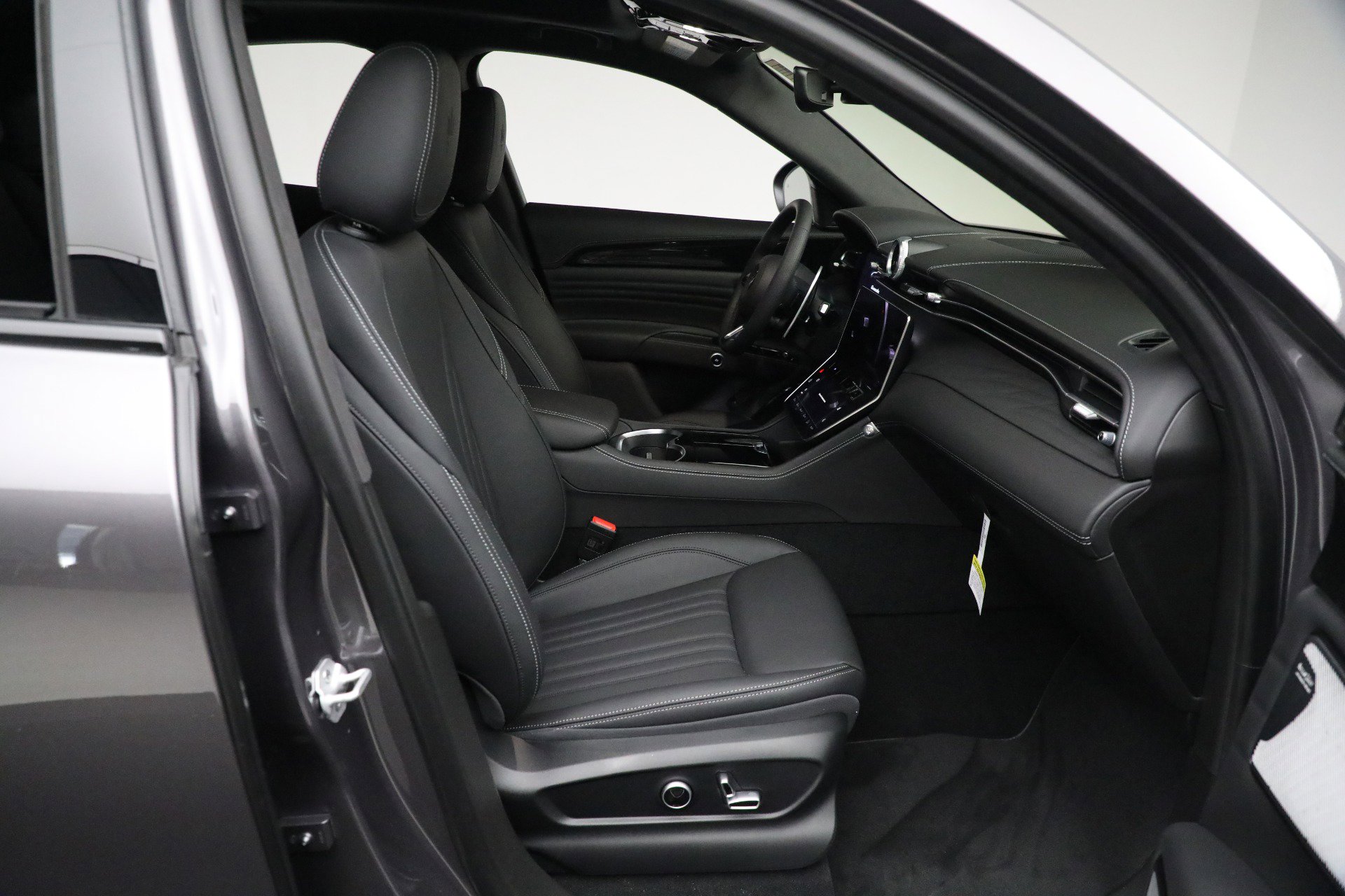 New 2024 Maserati Grecale GT image 27