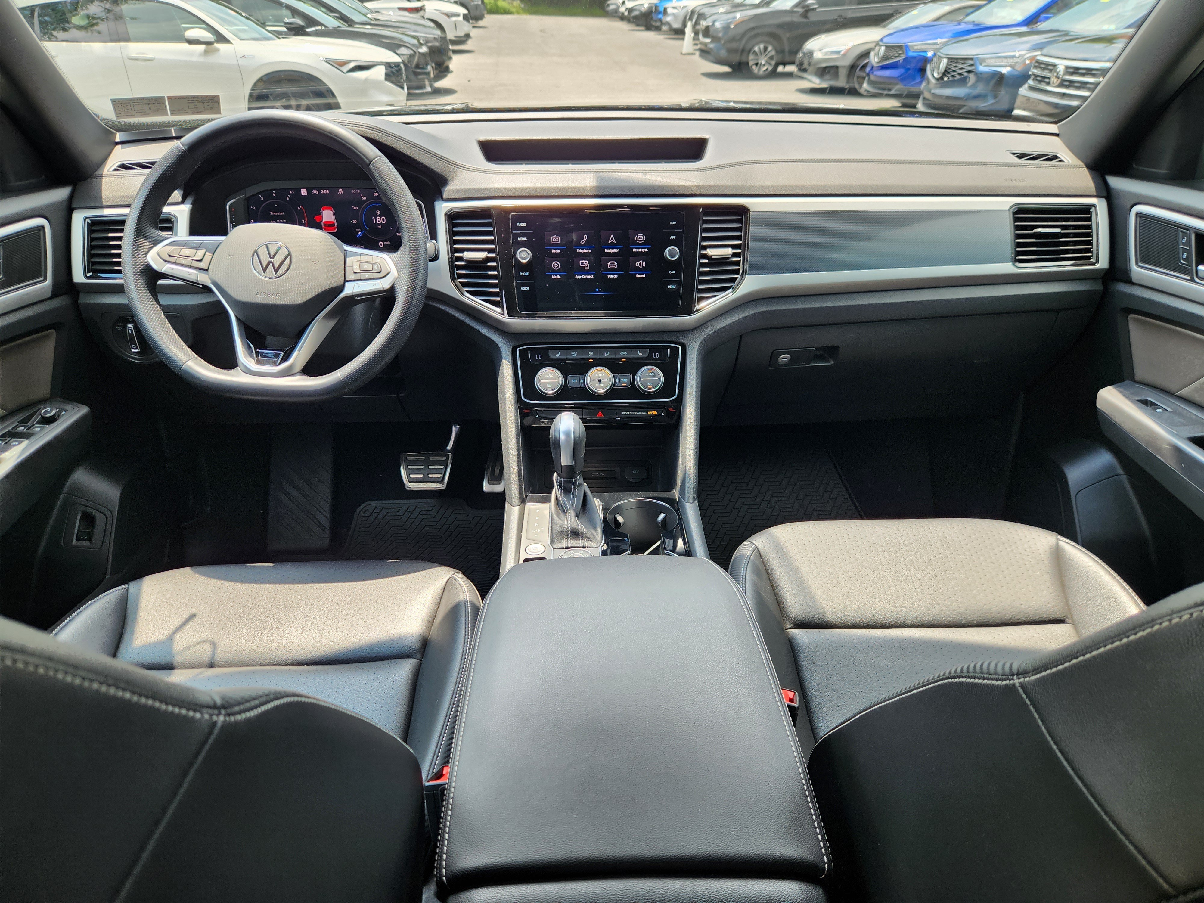 Certified 2023 Volkswagen Atlas Cross Sport SEL R-Line AWD/4WD image 8