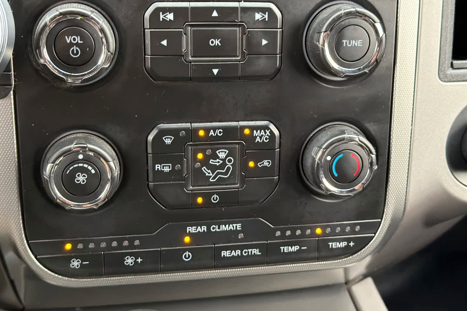 Used 2017 Ford Expedition XLT image 23