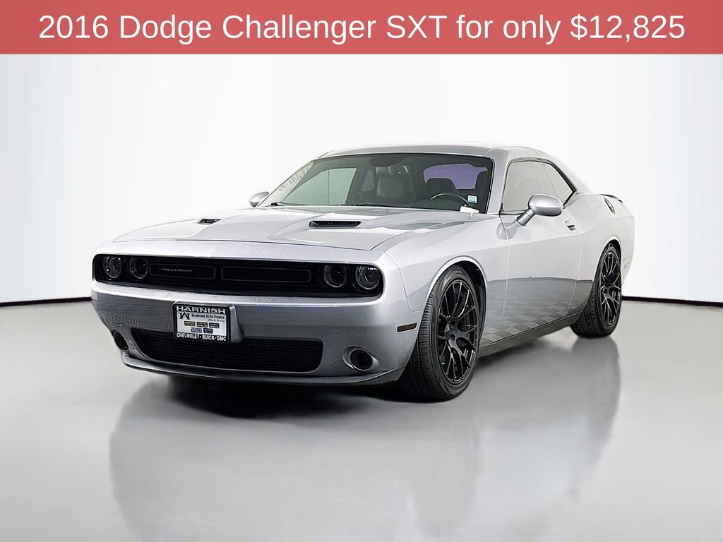 Used 2016 Dodge Challenger SXT image 3