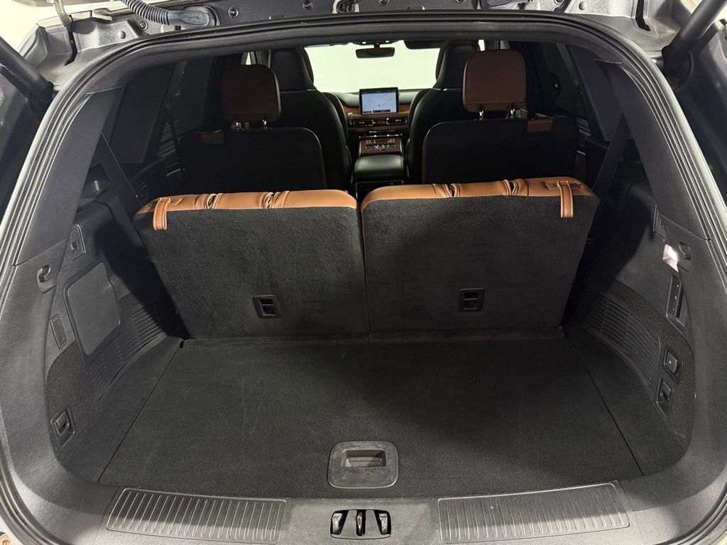 Used 2023 Lincoln Aviator Reserve w/ Equipment Group 201A image 30