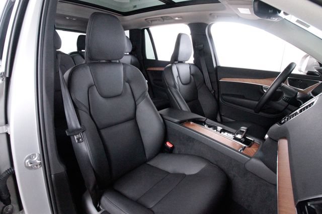 Certified 2025 Volvo XC90 B5 Plus w/ Protection Package Premier AWD/4WD image 24