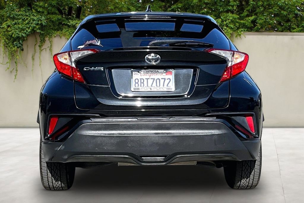 Used 2018 Toyota C-HR XLE FWD image 6