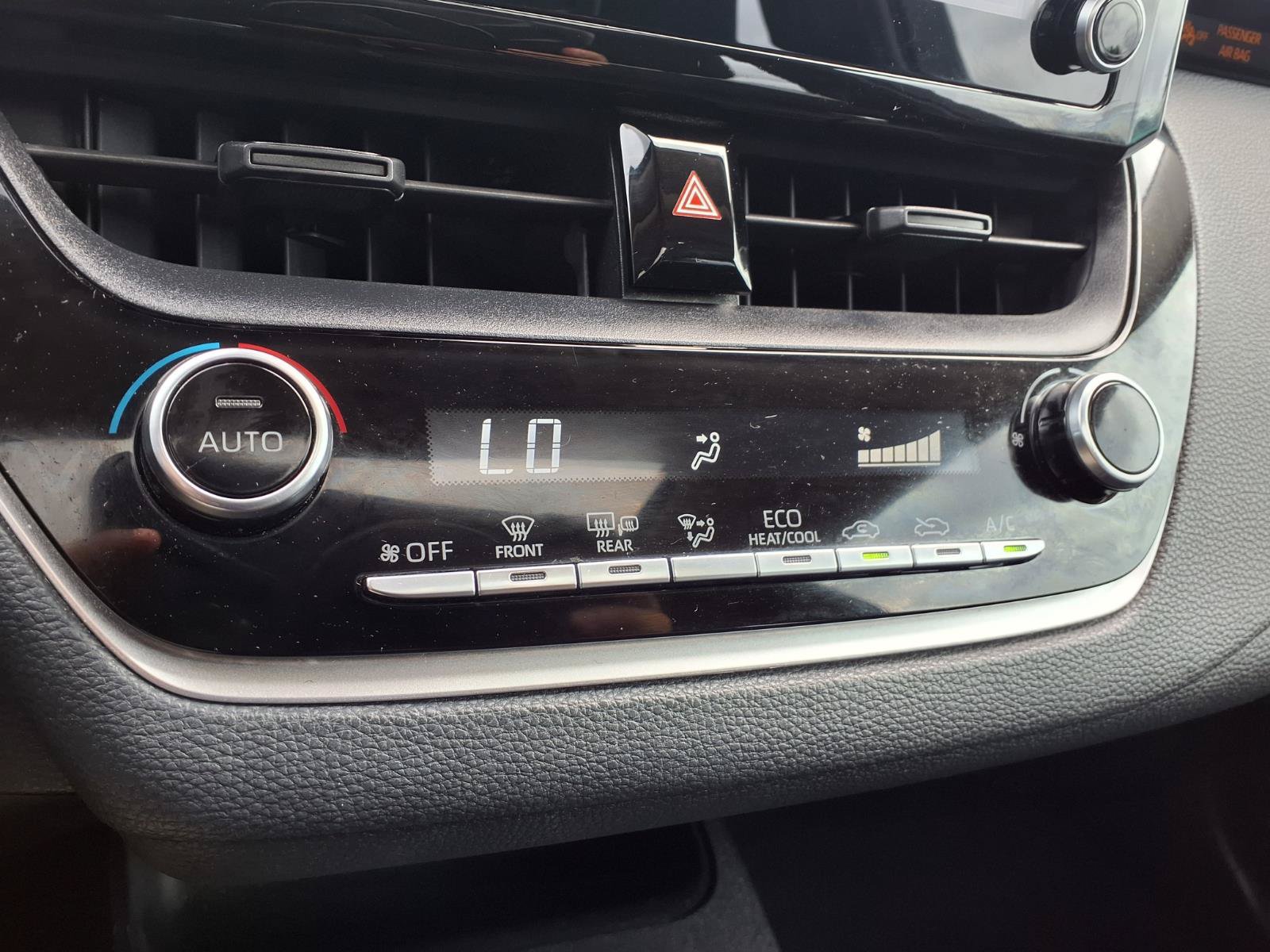 Used 2020 Toyota Corolla LE w/ LE Premium Package FWD image 8