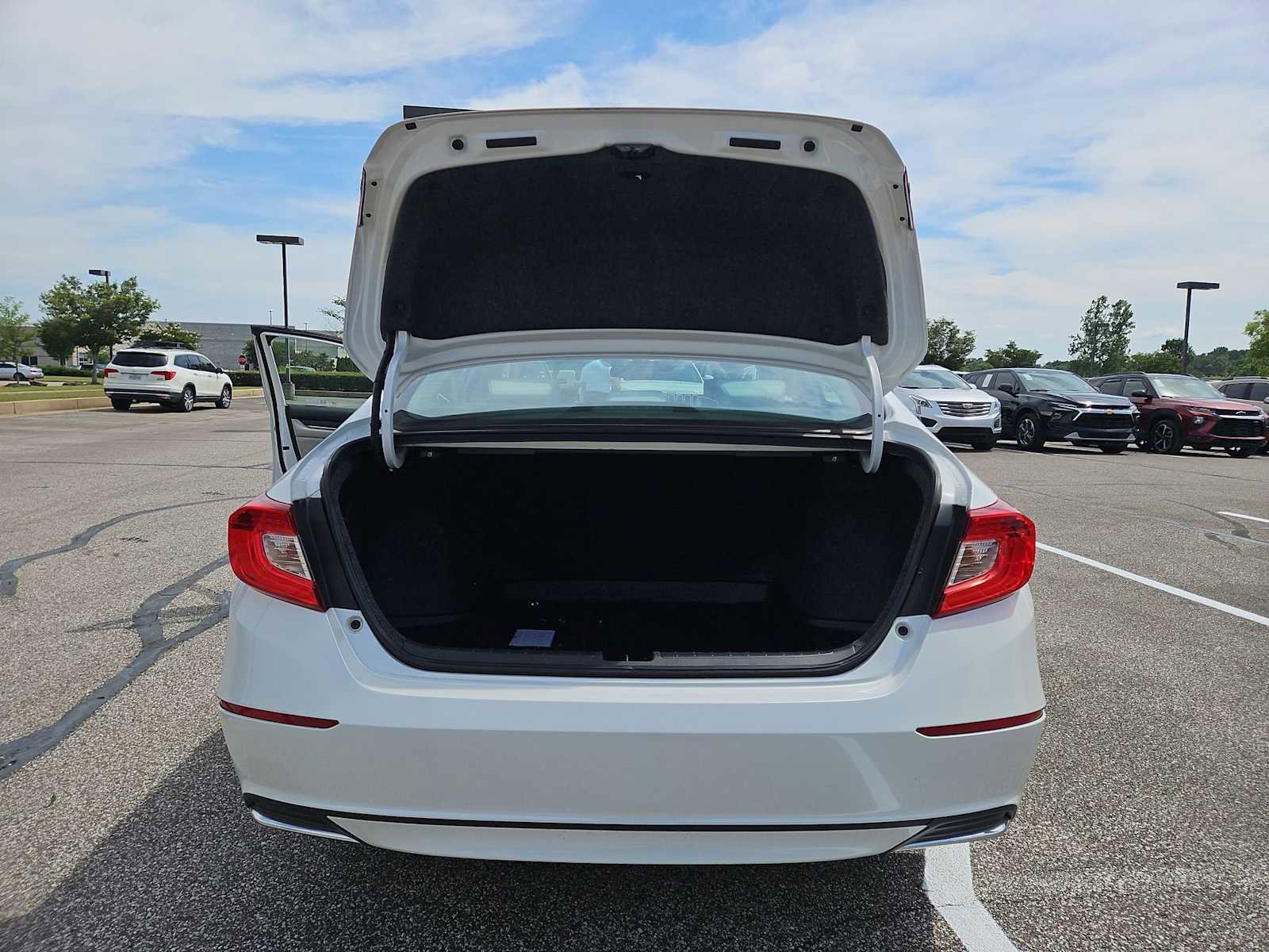 Used 2020 Honda Accord EX image 34