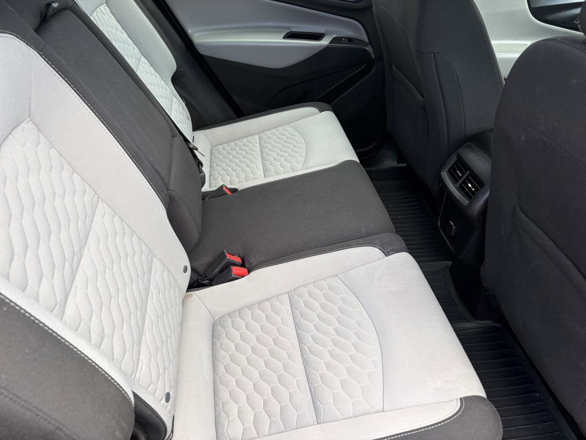 Used 2018 Chevrolet Equinox LS image 23