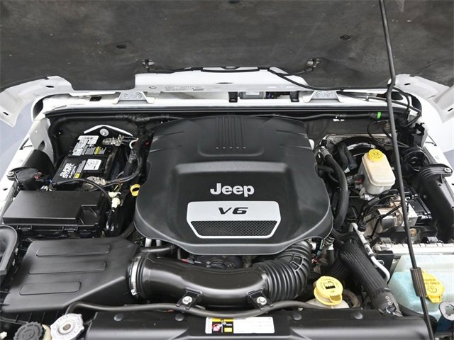 Used 2014 Jeep Wrangler Unlimited Sahara w/ Connectivity Group image 42