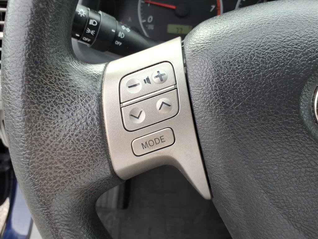 Used 2013 Toyota Corolla LE w/ Premium Pkg FWD image 29