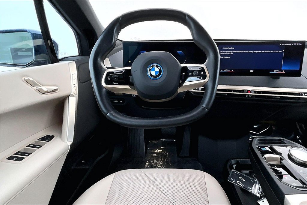 Used 2023 BMW iX xDrive50 AWD/4WD image 6