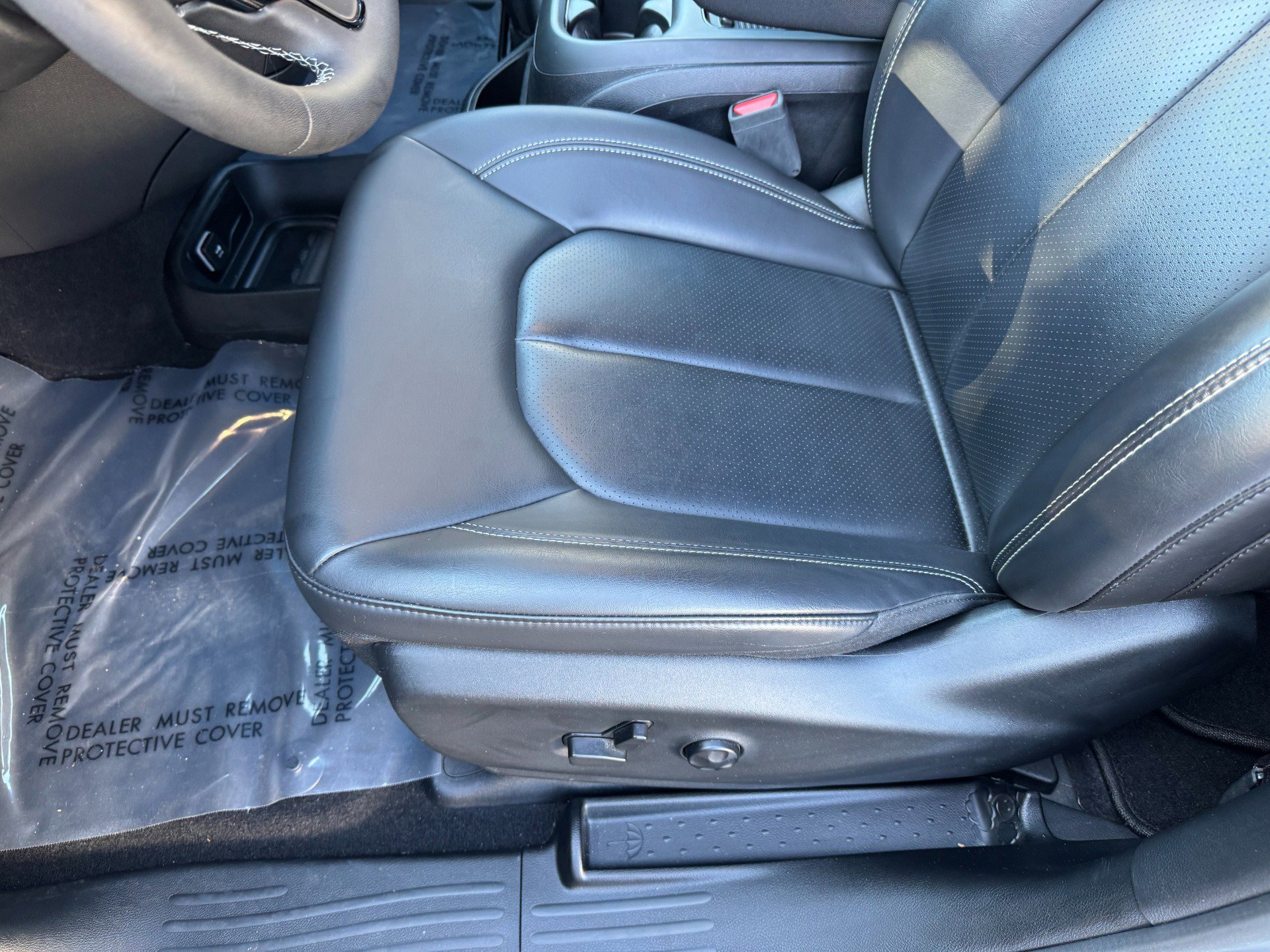 Used 2023 Chrysler Pacifica Touring-L w/ S Appearance Package image 24