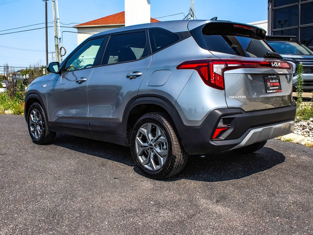 Used 2025 Kia Seltos LX AWD/4WD image 4