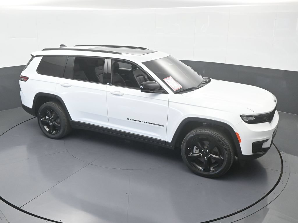 Used 2025 Jeep Grand Cherokee L Limited w/ Black Appearance Package AWD/4WD image 63