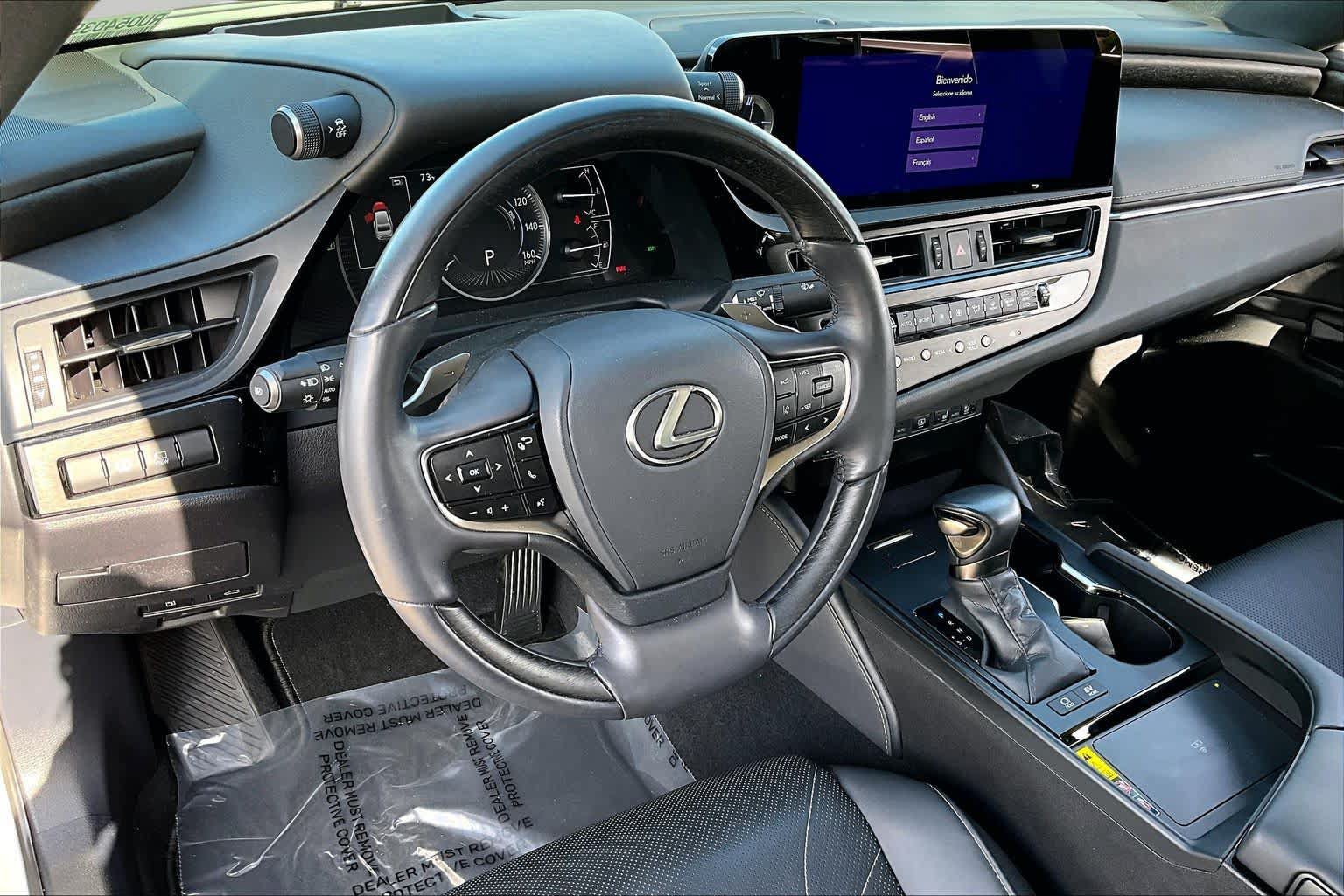 Used 2024 Lexus ES 300h w/ Luxury Package FWD image 17