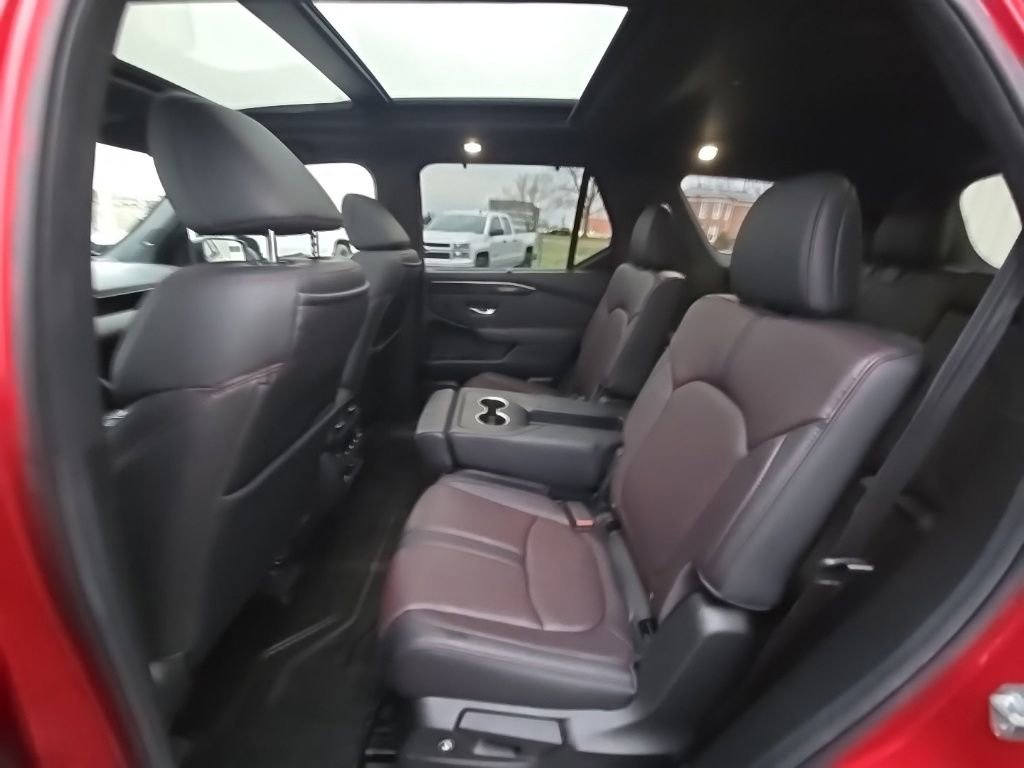 Used 2025 Honda Pilot Black Edition image 27