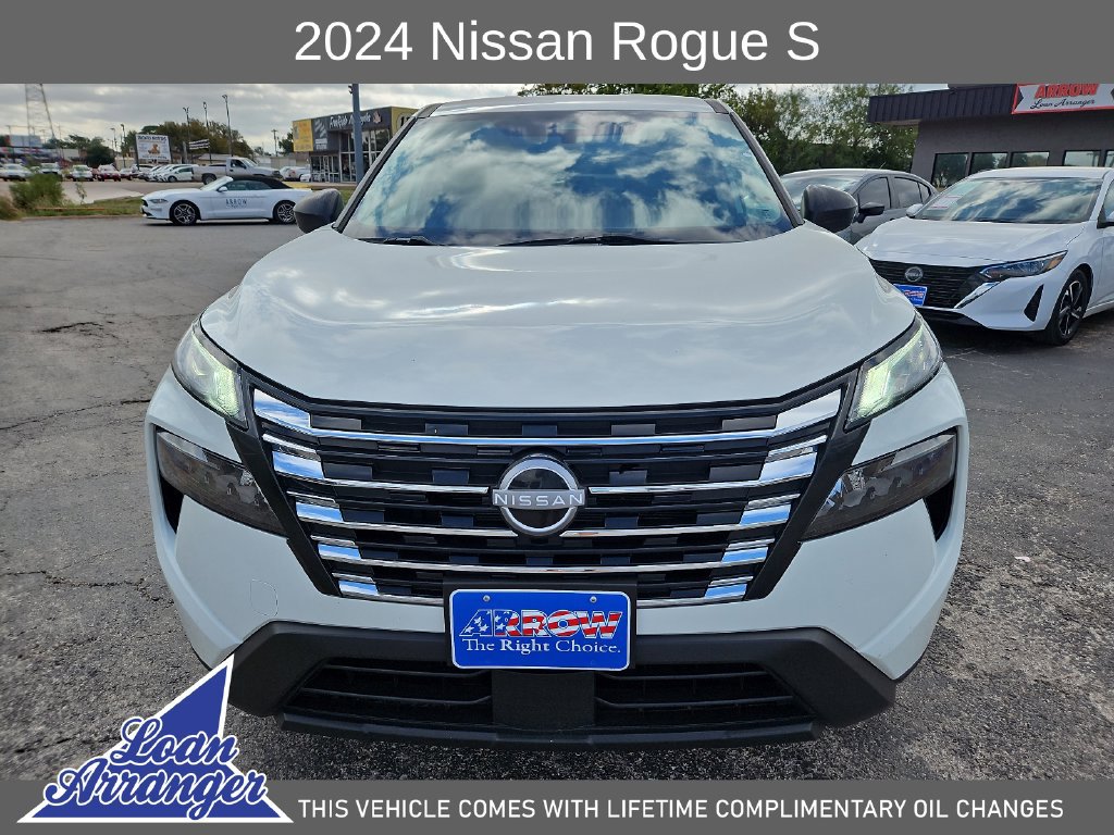Used 2024 Nissan Rogue S FWD image 3