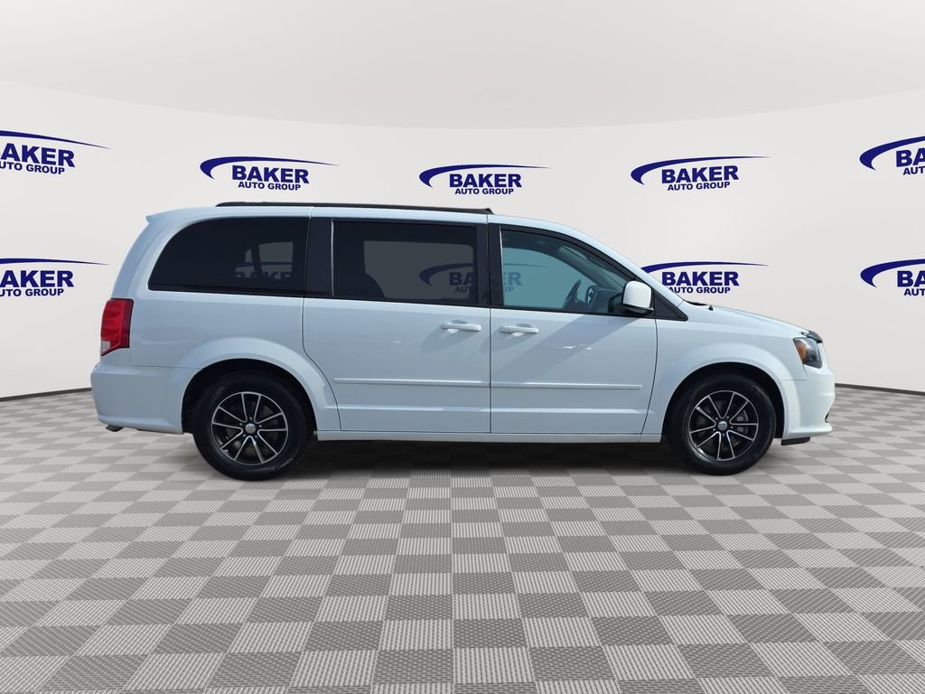 Used 2017 Dodge Grand Caravan GT image 4