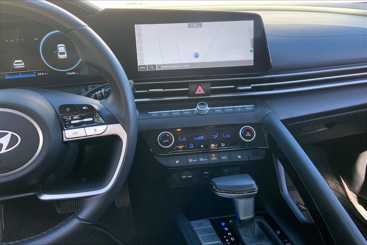 Used 2025 Hyundai Elantra Limited FWD image 6