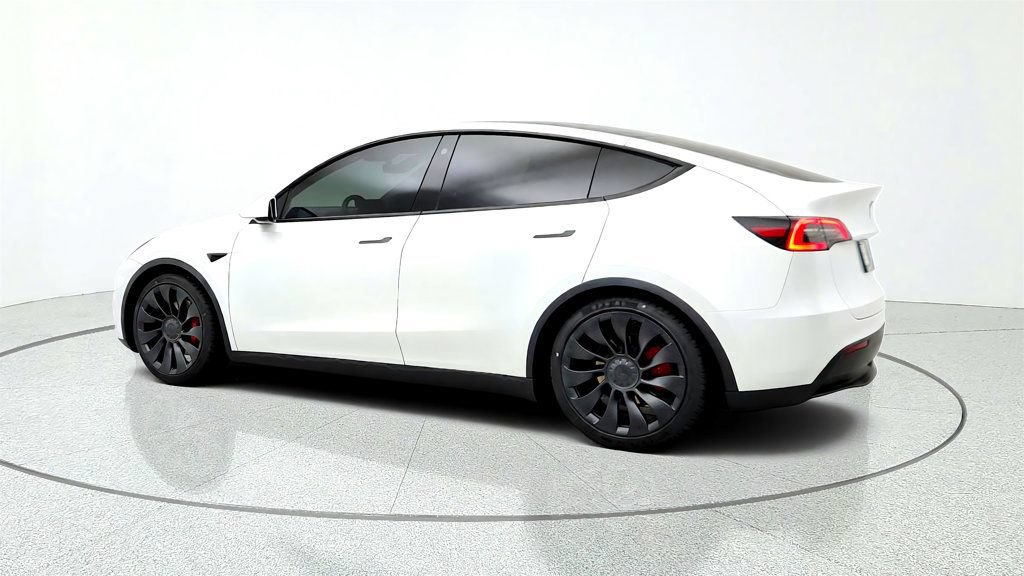 Used 2023 Tesla Model Y Performance AWD/4WD image 7
