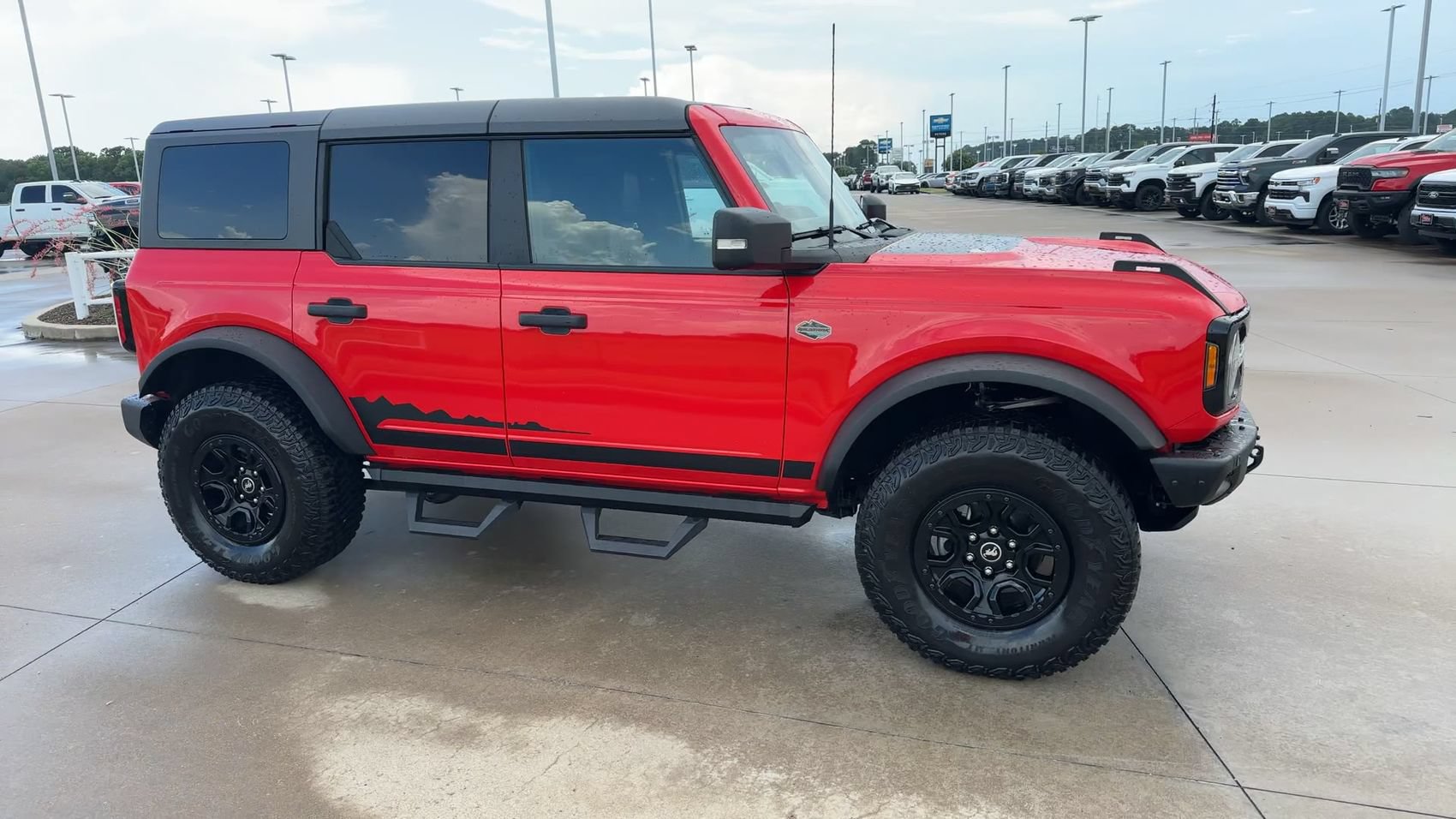 Used 2024 Ford Bronco Wildtrak AWD/4WD image 9