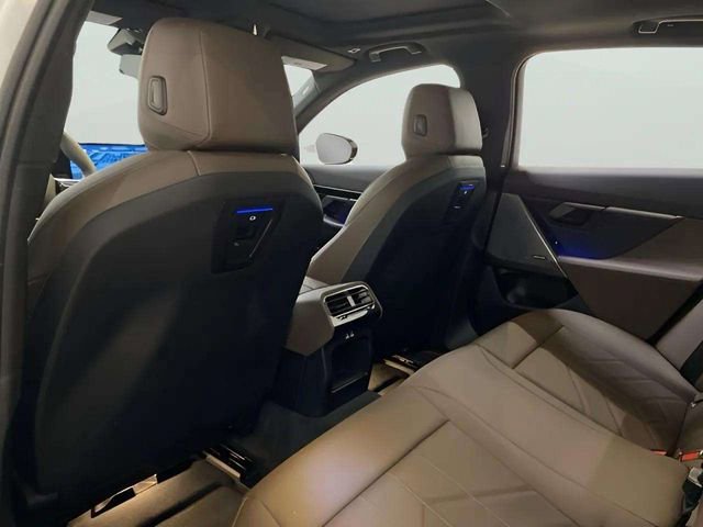 Used 2025 BMW 530i w/ Premium Package RWD image 44
