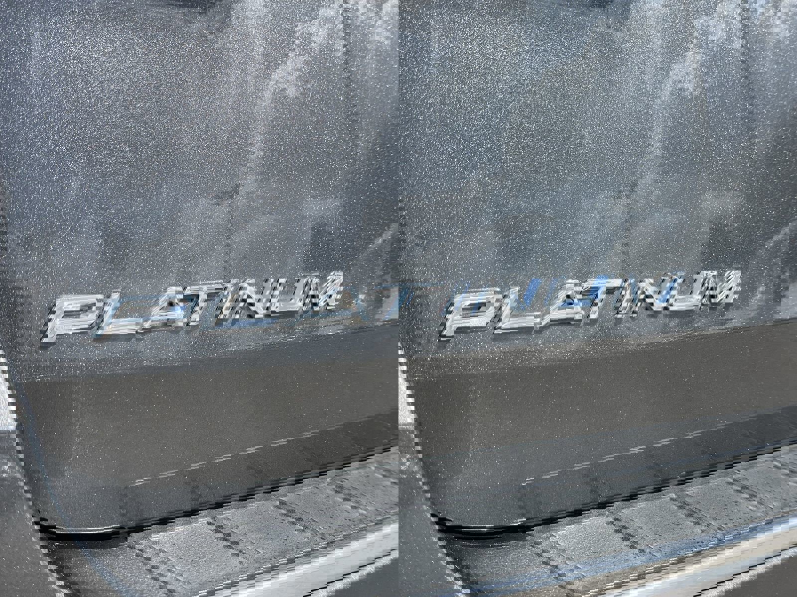 Used 2020 Ford Explorer Platinum w/ Premium Technology Package image 31