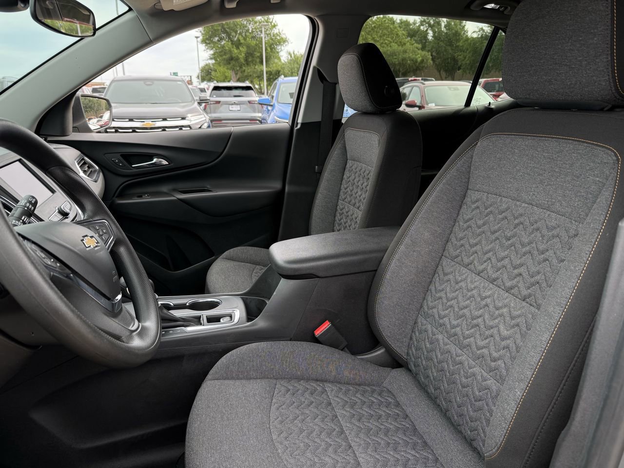 Used 2023 Chevrolet Equinox LT FWD image 22