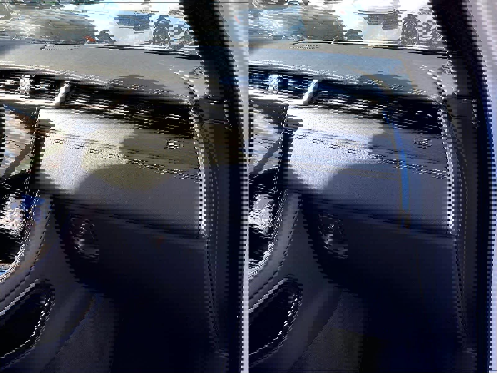 Used 2025 Jaguar F-PACE R-Dynamic S image 17