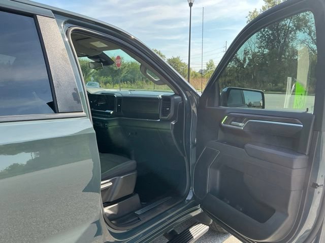 Used 2026 Chevrolet Silverado 1500 LT AWD/4WD image 18
