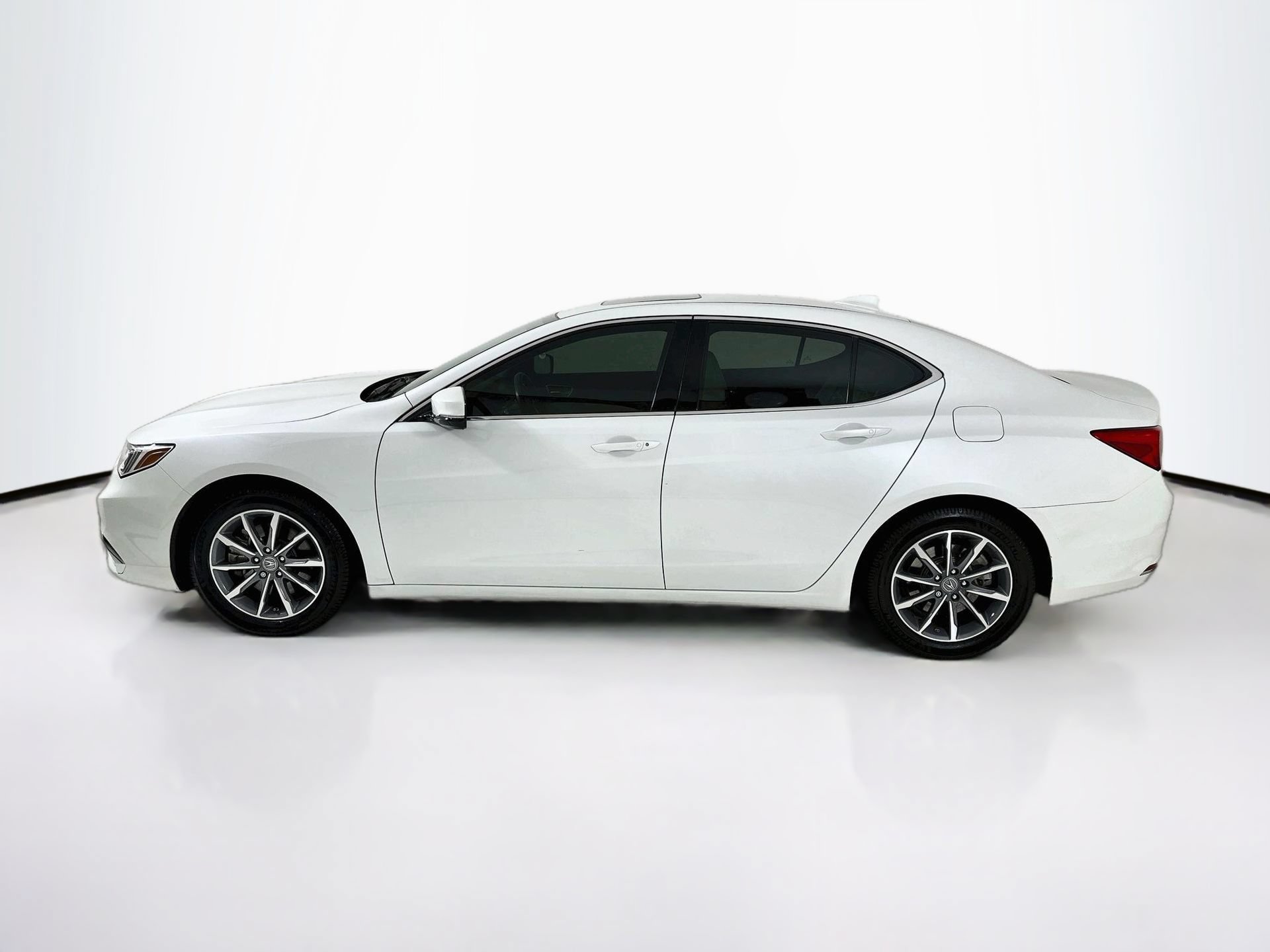 Used 2018 Acura TLX w/ Technology Package FWD image 5