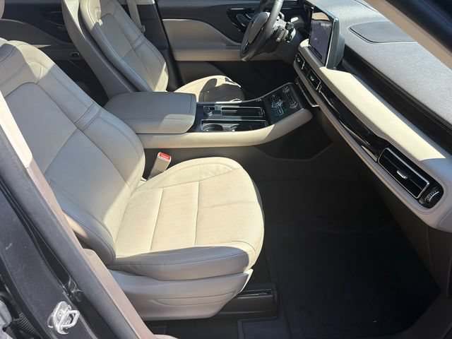 Used 2022 Lincoln Aviator Reserve w/ Equipment Group 201A RWD image 15