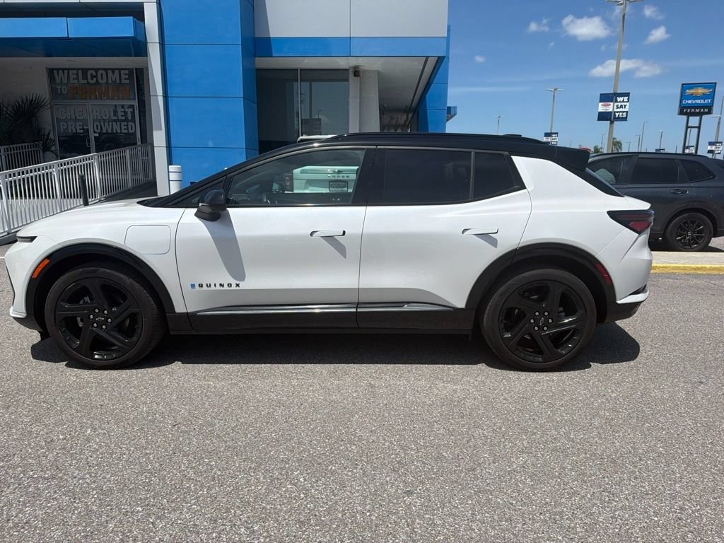 Used 2024 Chevrolet Equinox EV RS FWD image 17
