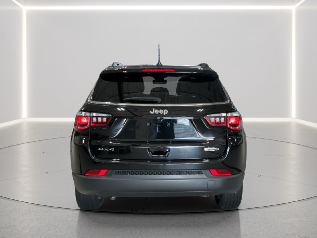 Used 2024 Jeep Compass Latitude AWD/4WD image 4