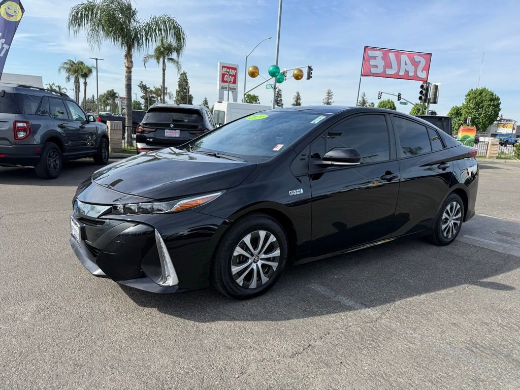 Used 2022 Toyota Prius Prime XLE image 3