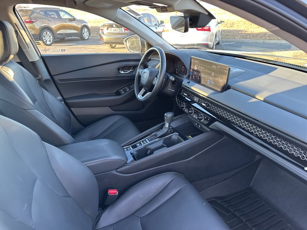 Used 2023 Honda Accord Touring image 27