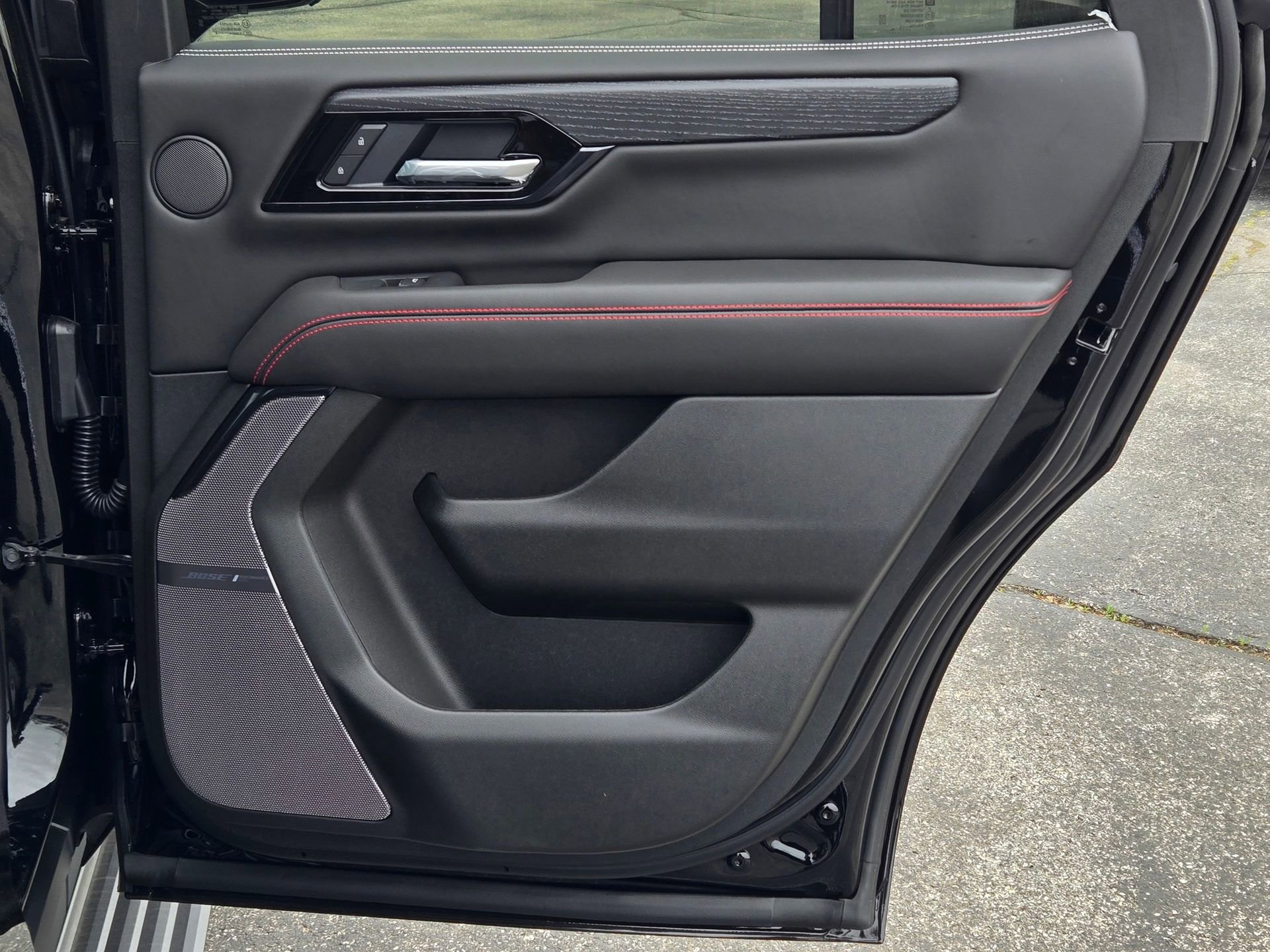 New 2026 GMC Yukon AT4 Ultimate w/ LPO, Floor Liner Package AWD/4WD image 24