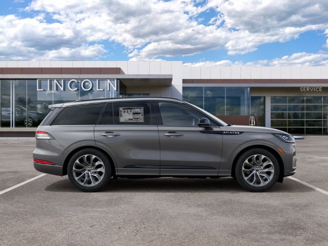 New 2027 Lincoln Aviator AWD image 5