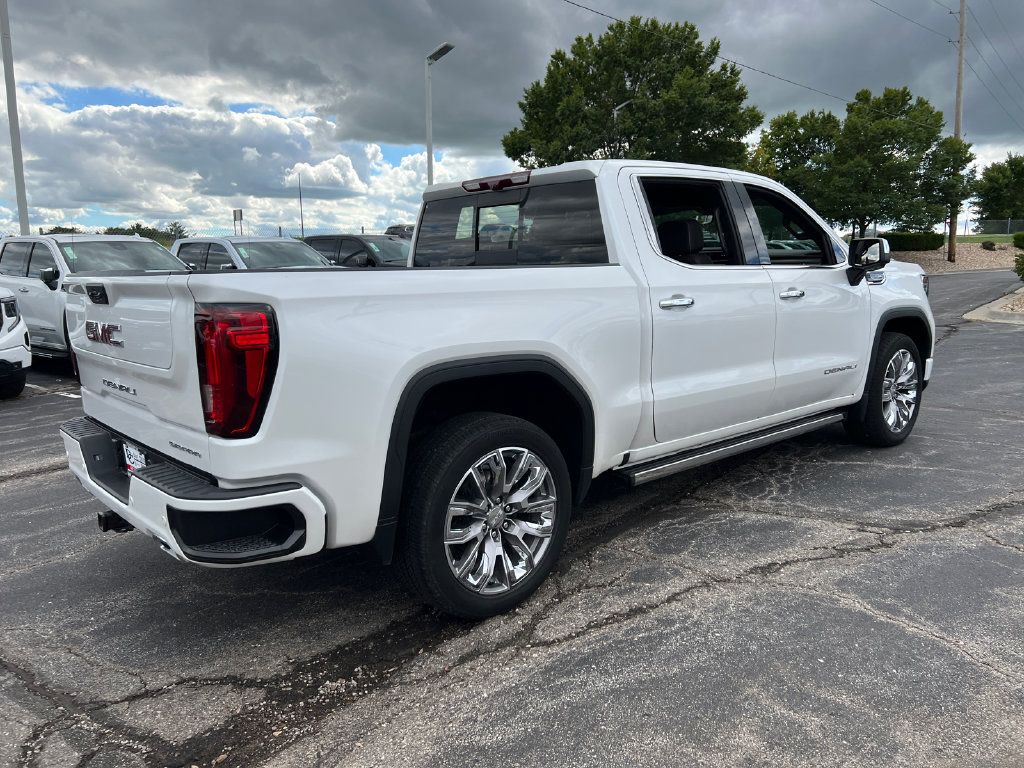 Used 2022 GMC Sierra 1500 Denali w/ Denali Reserve Package AWD/4WD image 8
