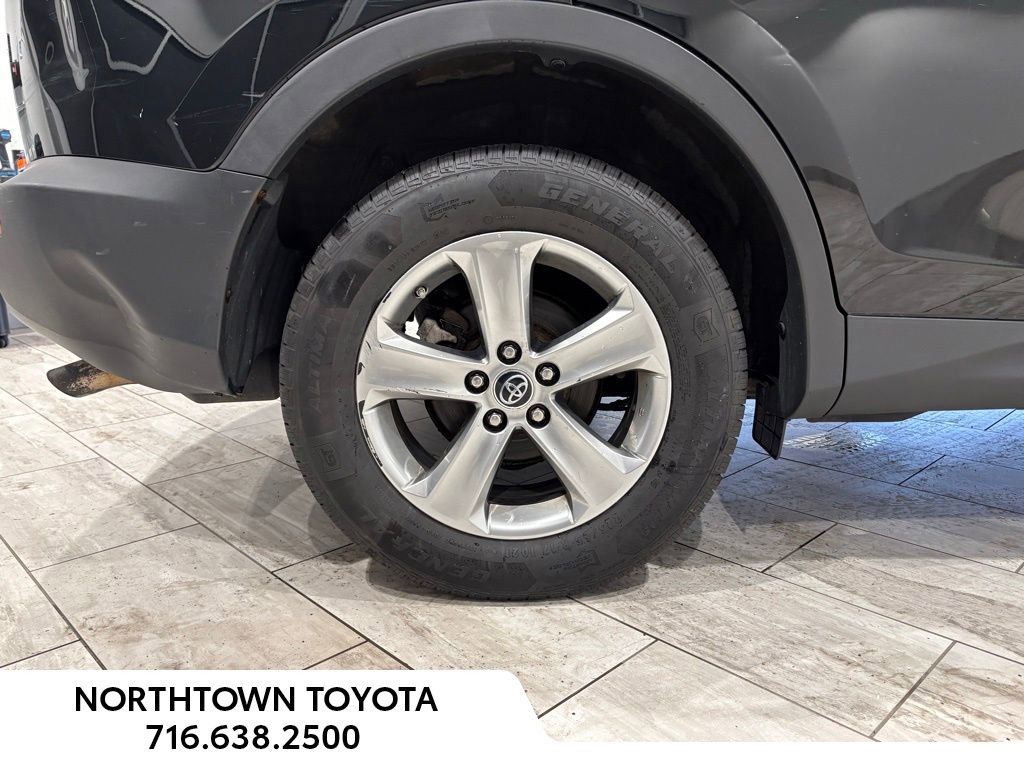 Used 2015 Toyota RAV4 XLE AWD/4WD image 9