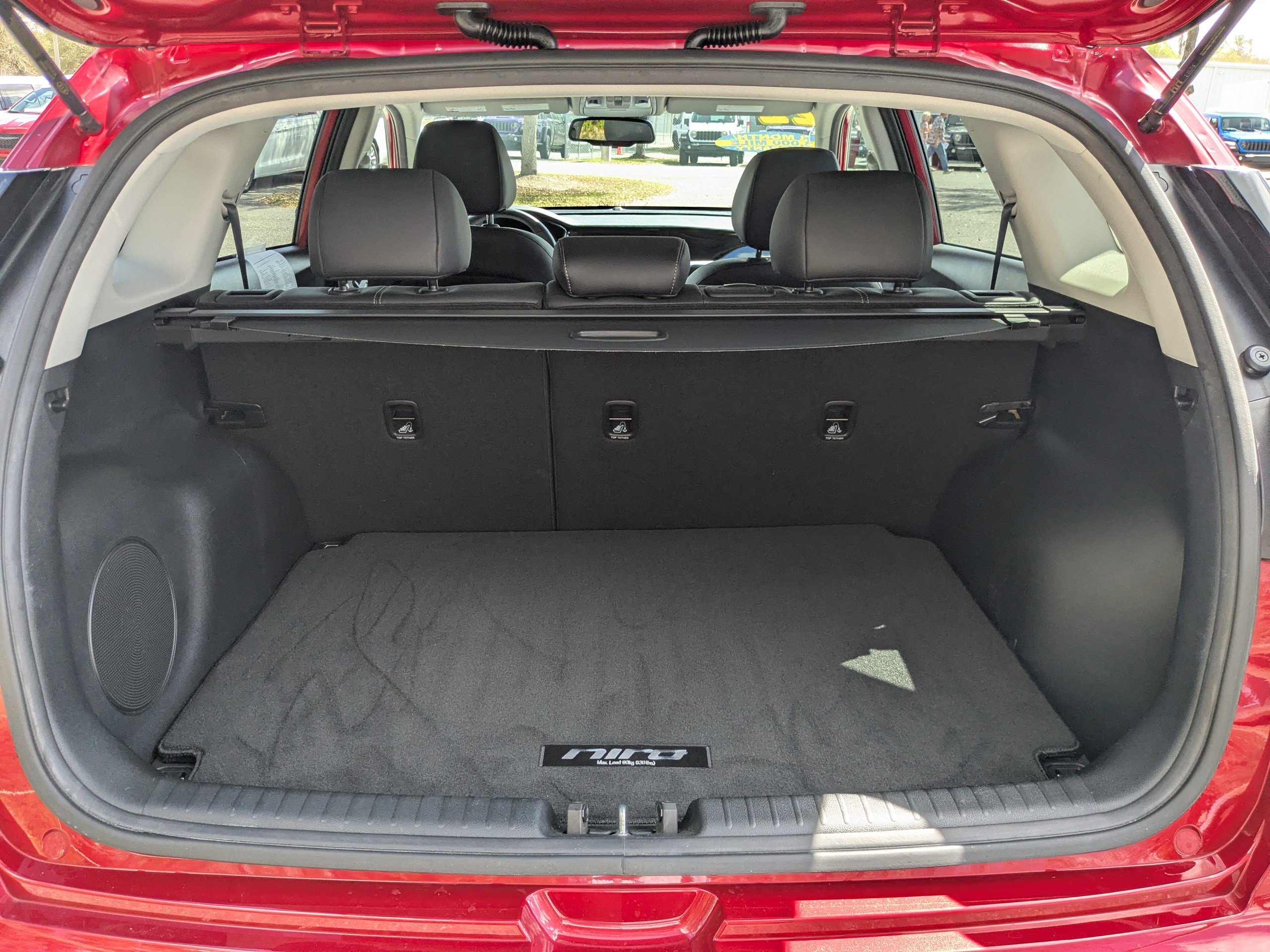 Used 2022 Kia Niro EX Premium image 12