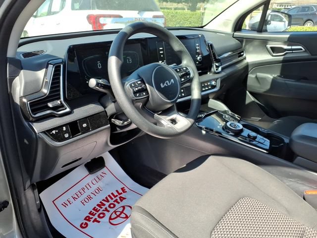Used 2024 Kia Sportage LX AWD/4WD image 16