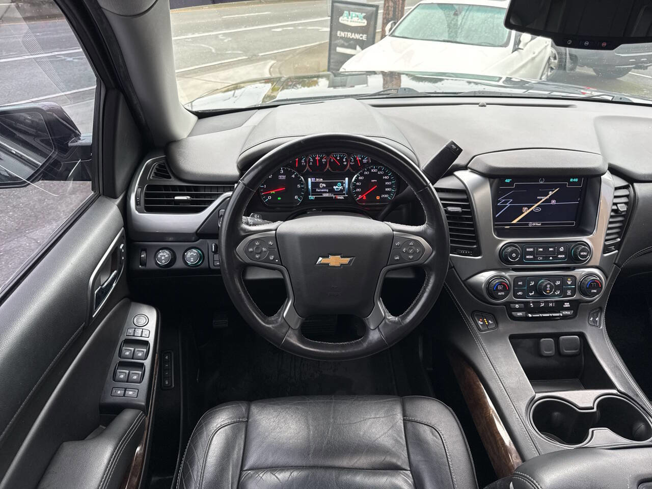 Used 2018 Chevrolet Suburban LT image 23