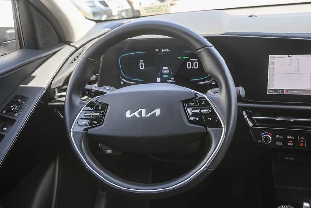 Certified 2025 Kia Niro EX FWD image 16