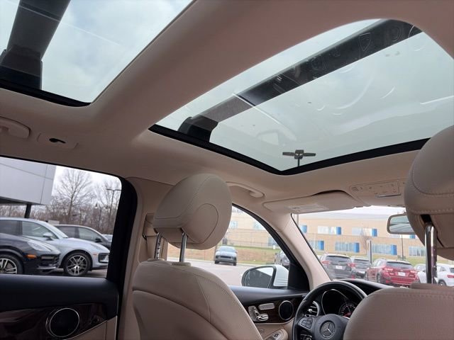 Used 2018 Mercedes-Benz GLC 300 4MATIC image 4