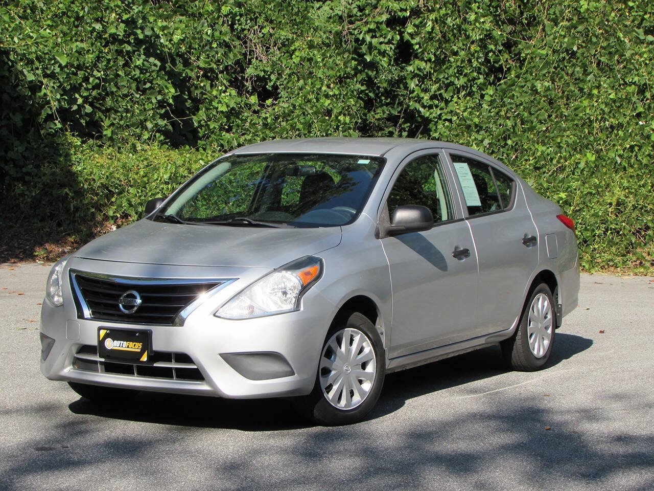 Used 2015 Nissan Versa S FWD image 29