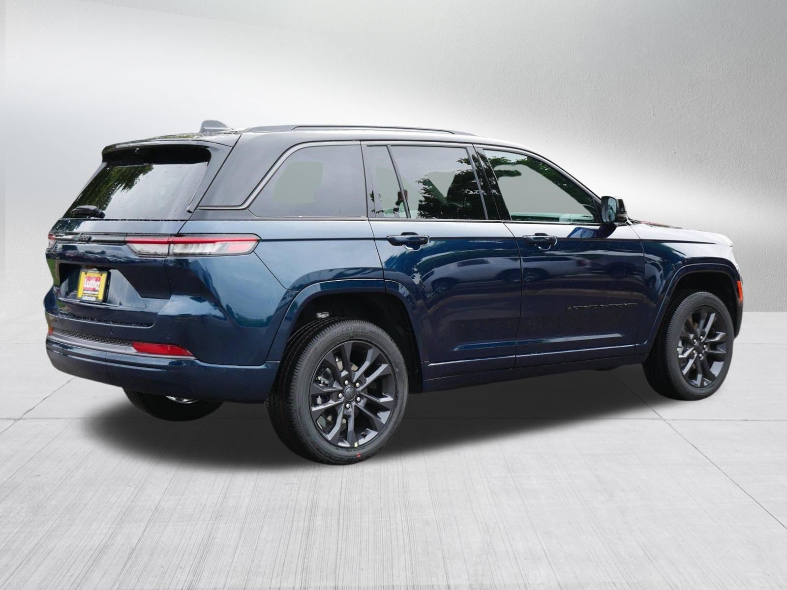 New 2026 Jeep Grand Cherokee Limited AWD/4WD image 7