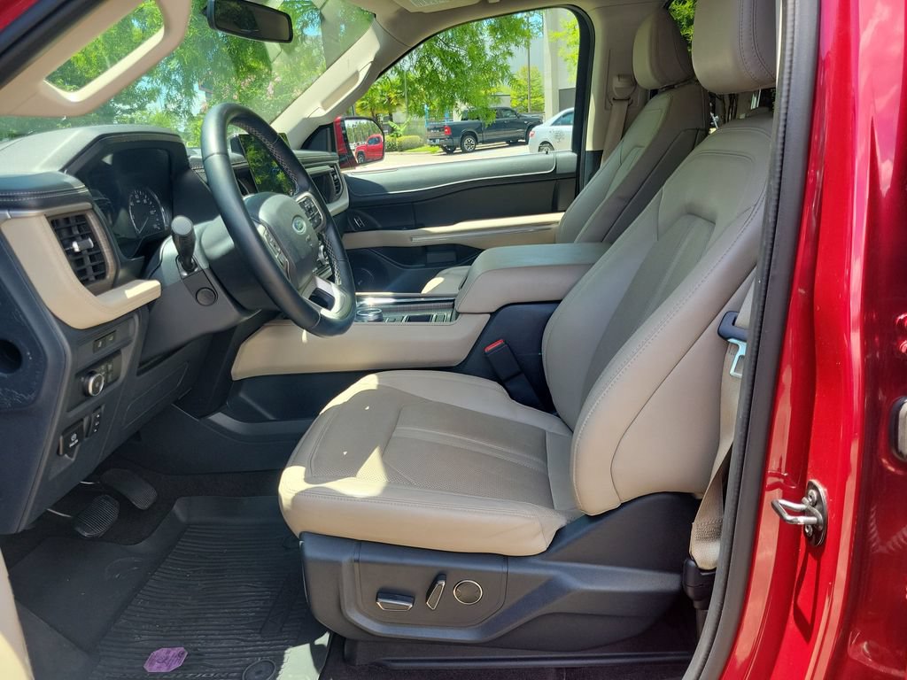Used 2022 Ford Expedition Limited RWD image 16